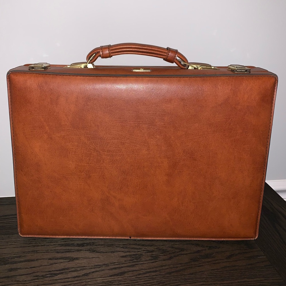 Stunning Vintage Leather Briefcase